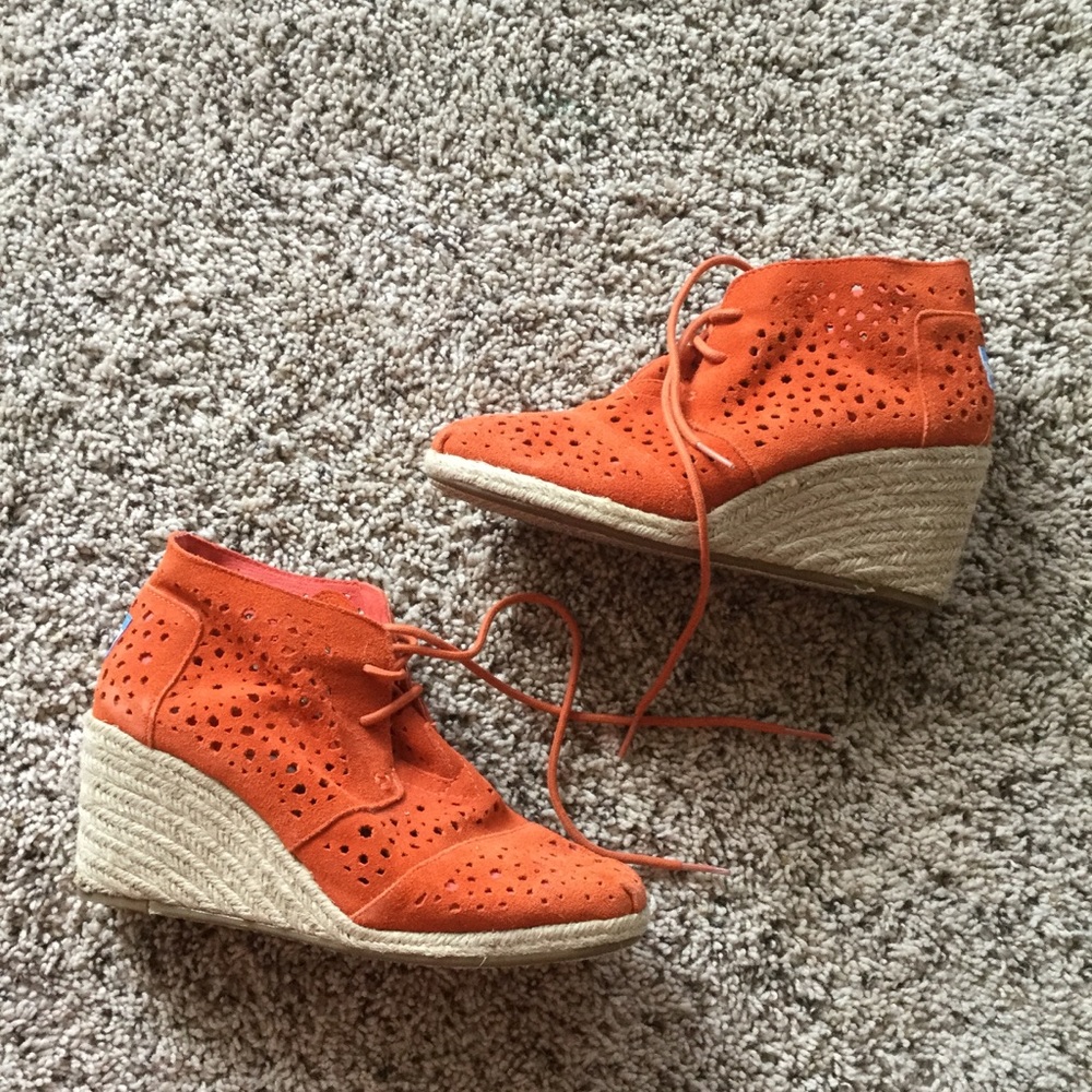 TOMS Moroccan Cutout Suede Desert Wedge Boot
